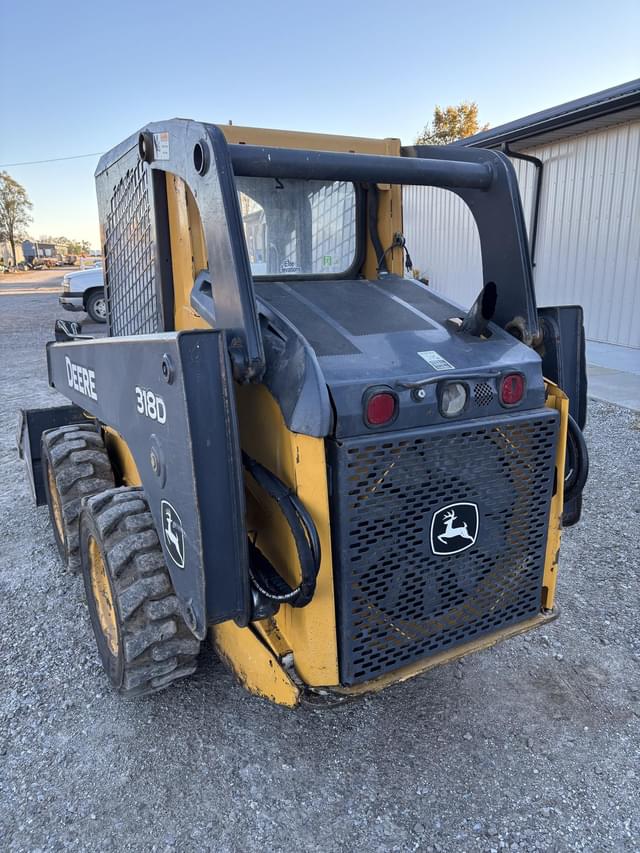Image of John Deere 318D equipment image 4