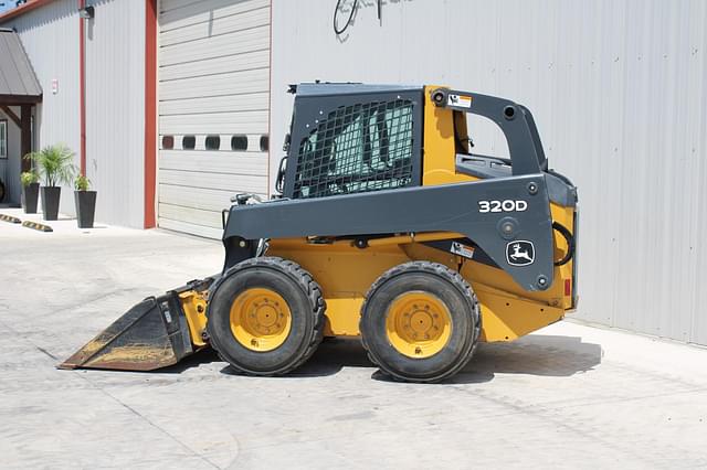 Image of John Deere 320D equipment image 1
