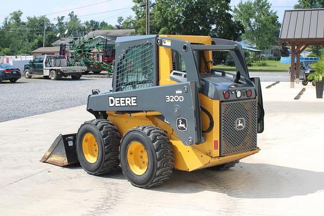 Image of John Deere 320D equipment image 3