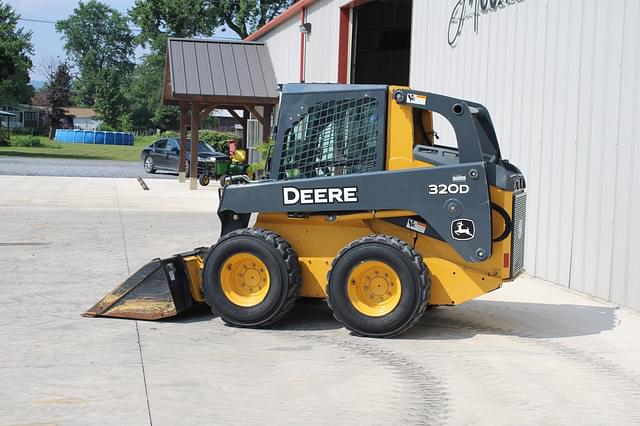 Image of John Deere 320D equipment image 2