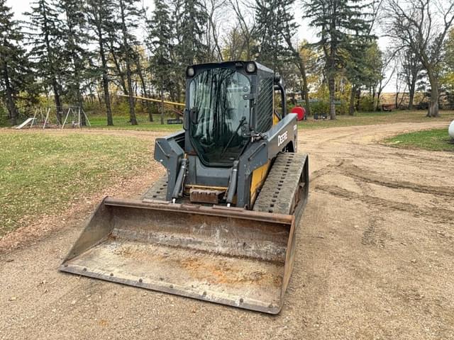 Image of John Deere 323D equipment image 2