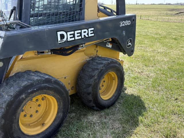 Image of John Deere 328D equipment image 3