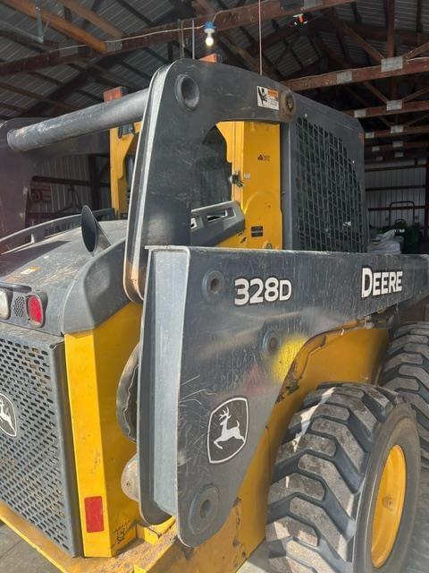 Image of John Deere 328D equipment image 3