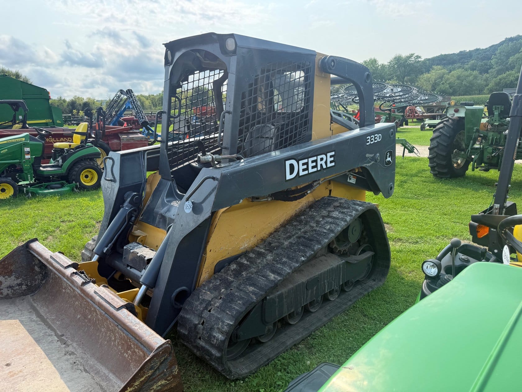 2011 John Deere 333D Equipment Image0