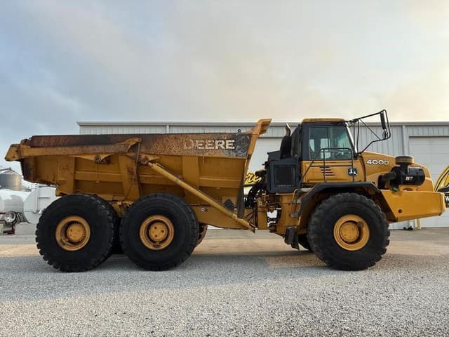 Image of John Deere 400D equipment image 3
