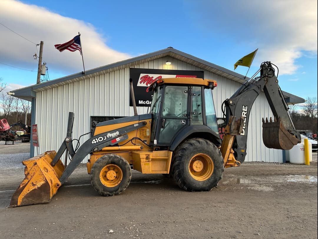 Image of John Deere 410J Primary image