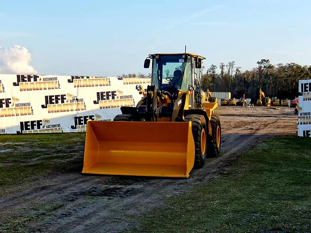 Image of John Deere 544K equipment image 1