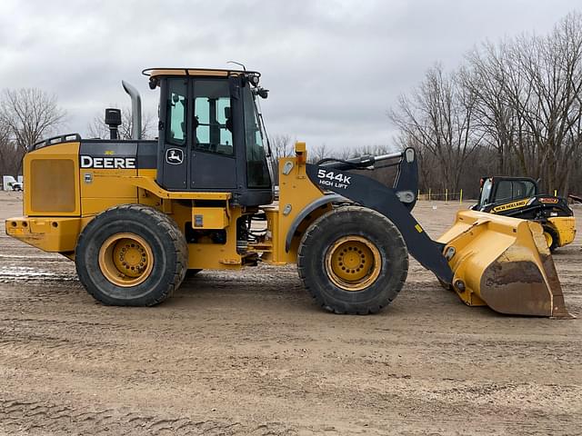 Image of John Deere 544K equipment image 3