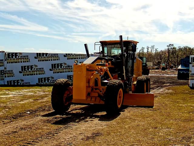 Image of John Deere 672GP equipment image 1