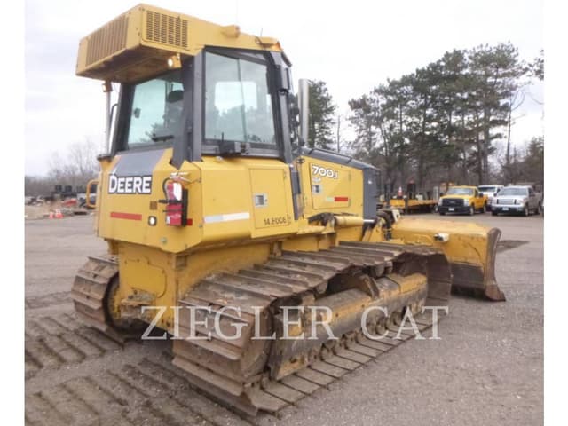 Image of John Deere 700J equipment image 2