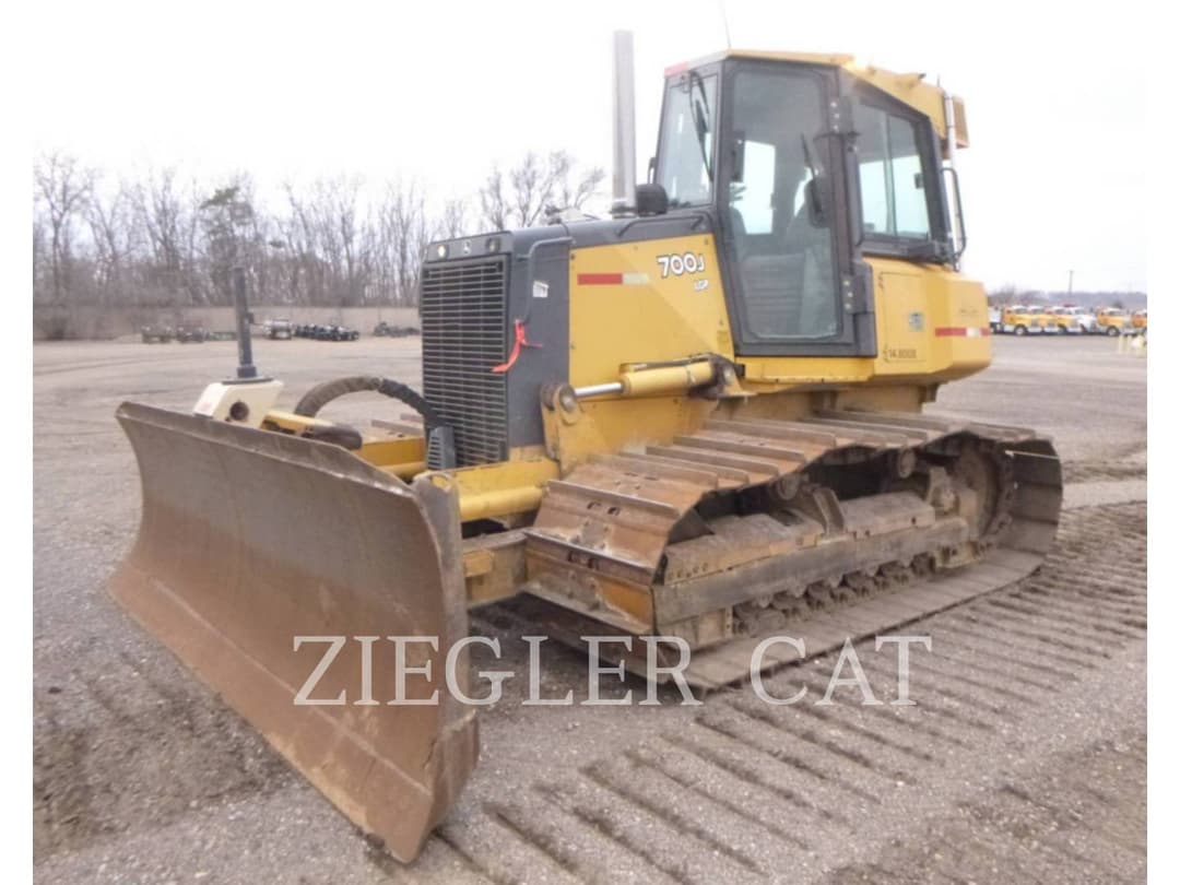Image of John Deere 700J Primary image