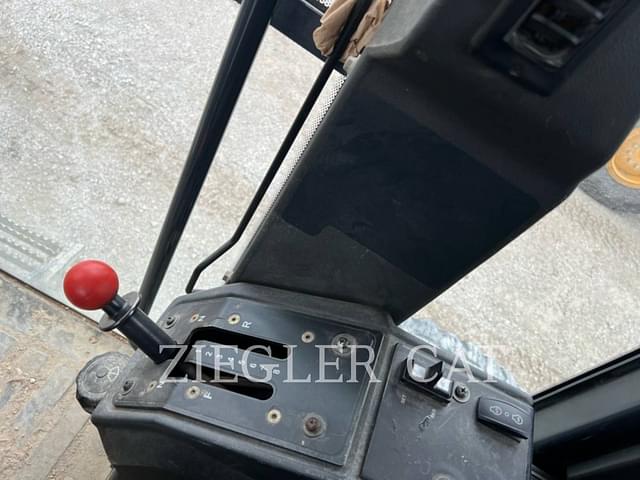 Image of John Deere 770G equipment image 3