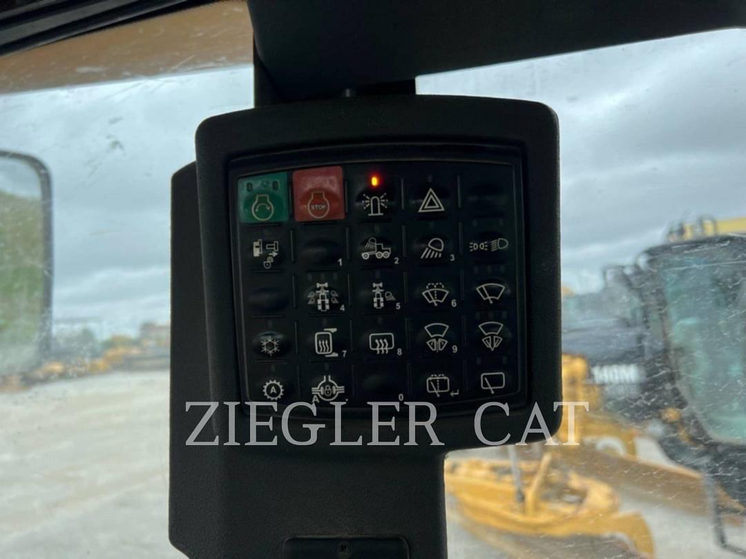 Image of John Deere 770G Primary image
