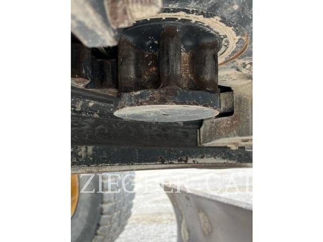 Image of John Deere 770G equipment image 4