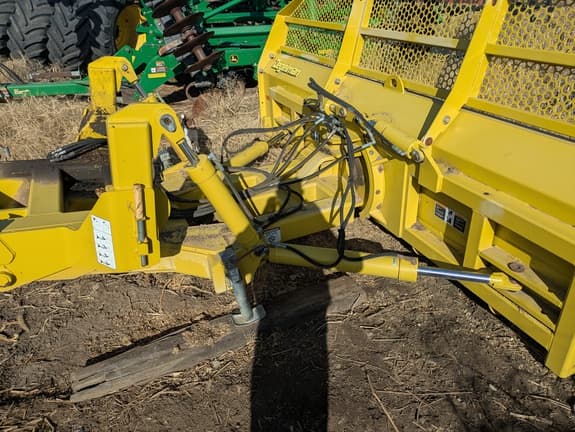 Image of Degelman 7200 equipment image 2