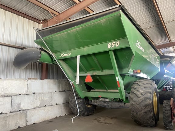 2011 Demco 850 Equipment Image0