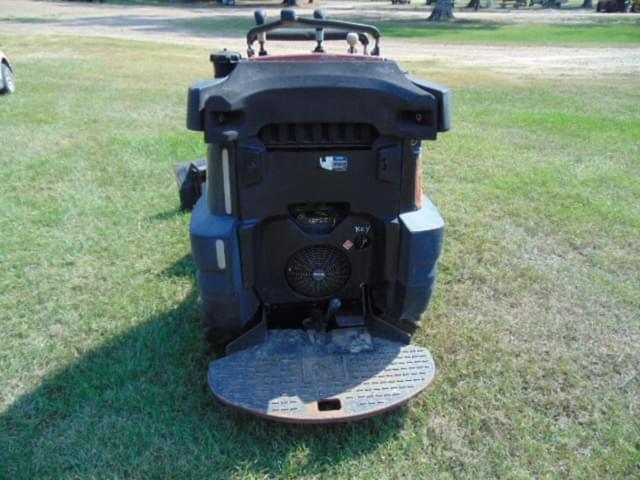 Image of Ditch Witch R230 equipment image 2