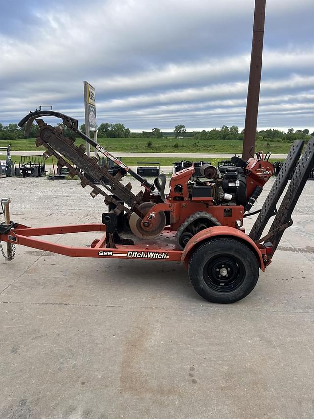 Image of Ditch Witch RT24 equipment image 1