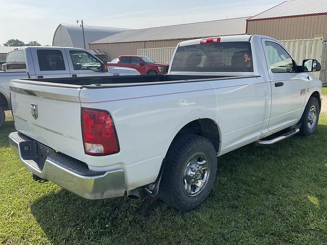 Image of Dodge Ram 2500 equipment image 2