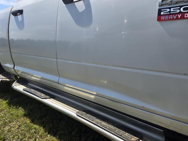 Image of Dodge Ram 2500 equipment image 4