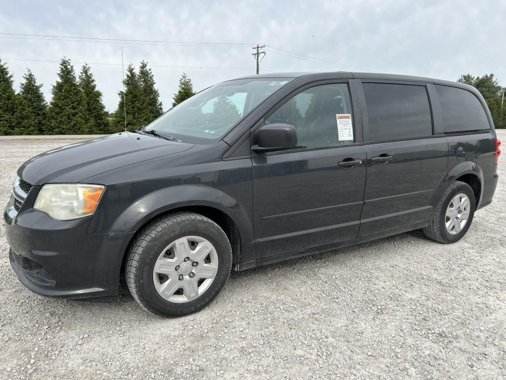 2011 Dodge Grand Caravan Equipment Image0