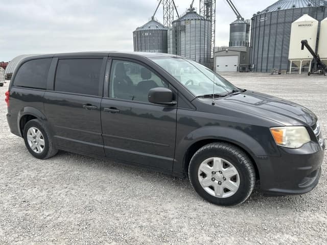 Image of Dodge Grand Caravan equipment image 1