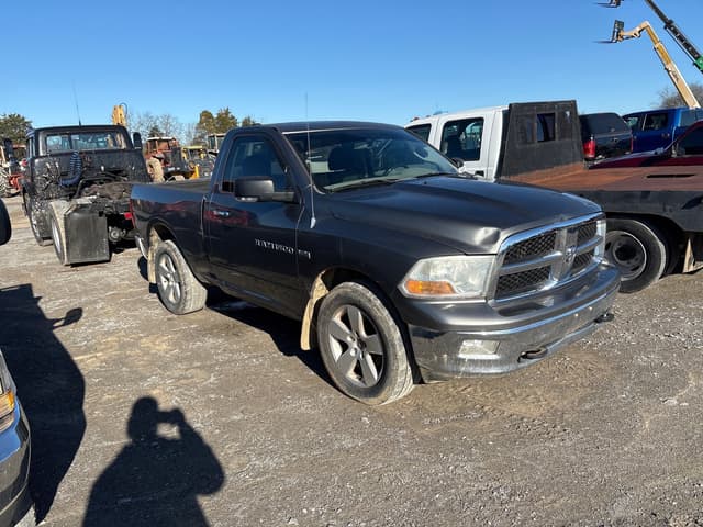 Image of Dodge Ram 1500 equipment image 3