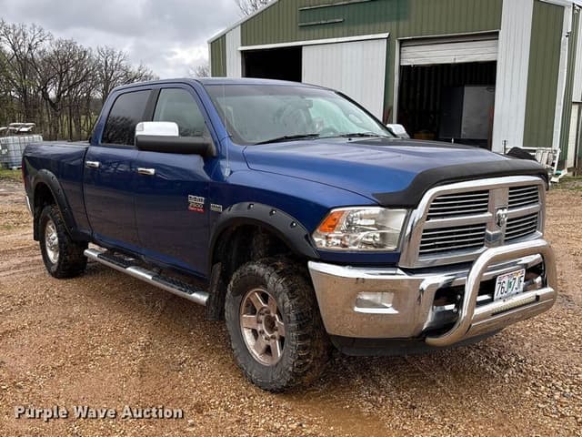 Image of Dodge Ram 2500 equipment image 2