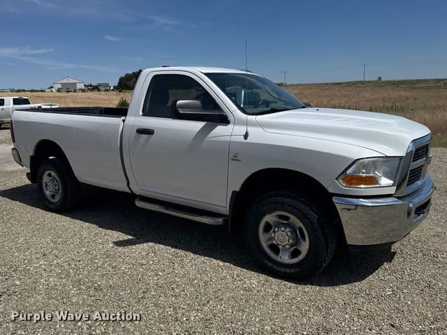 Image of Dodge Ram 2500 equipment image 2