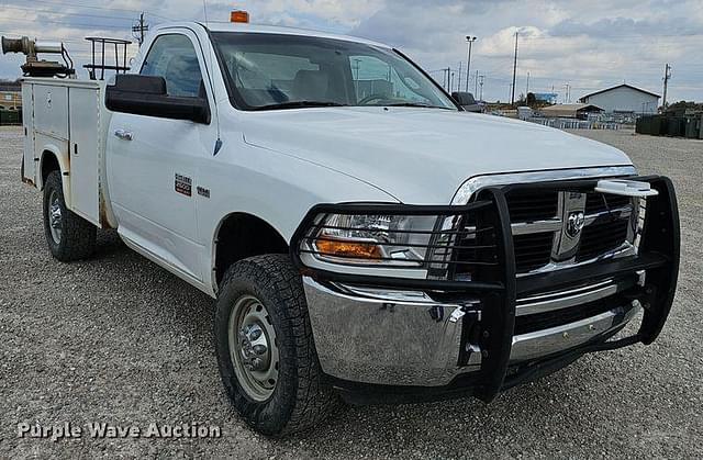 Image of Dodge Ram 2500 equipment image 2