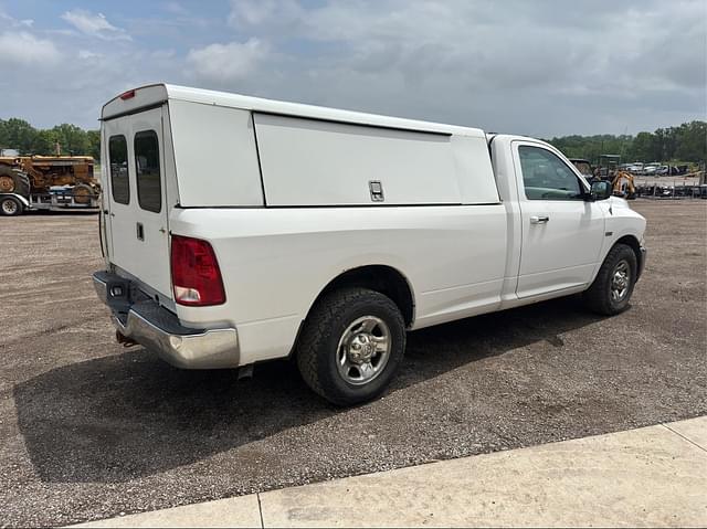 Image of Dodge Ram 2500HD equipment image 2