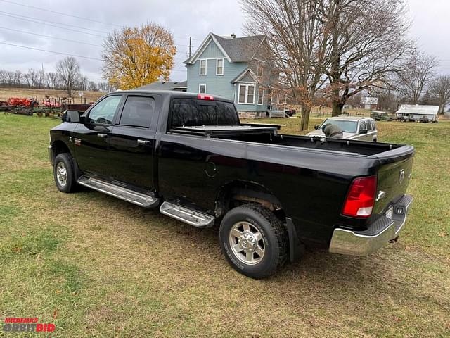 Image of Dodge Ram 3500 equipment image 2