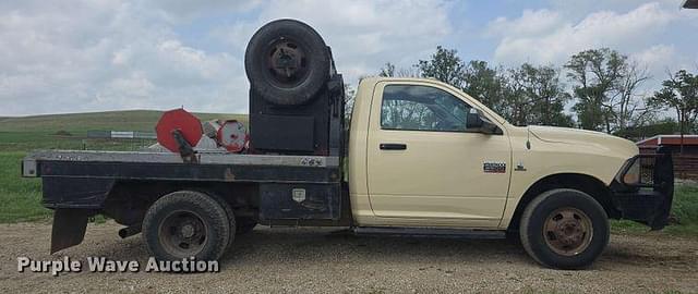 Image of Dodge Ram 3500 equipment image 3