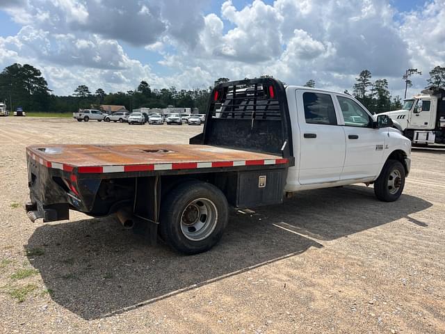 Image of Dodge Ram 3500 equipment image 2