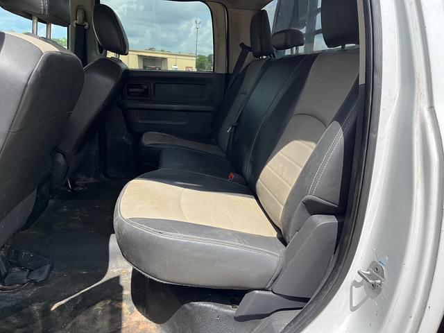 Image of Dodge Ram 3500 equipment image 4