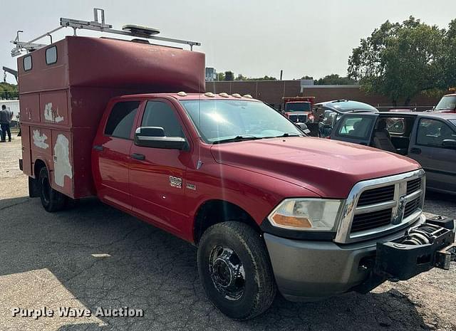 Image of Dodge Ram 3500 equipment image 2