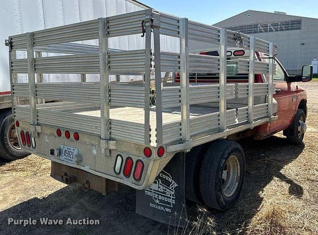 Image of Dodge Ram 3500 equipment image 3