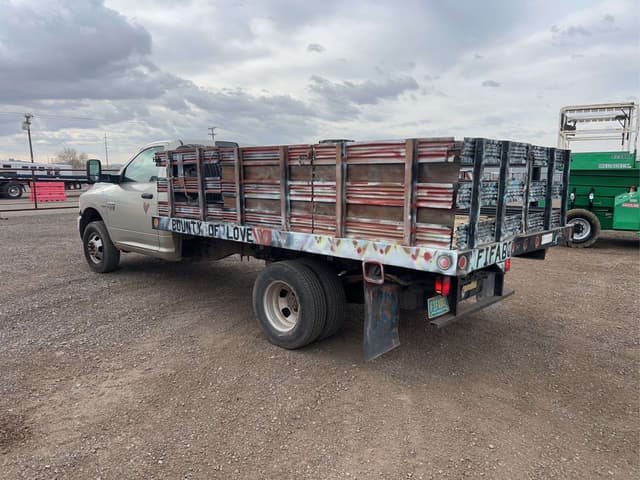 Image of Dodge Ram 3500 equipment image 3