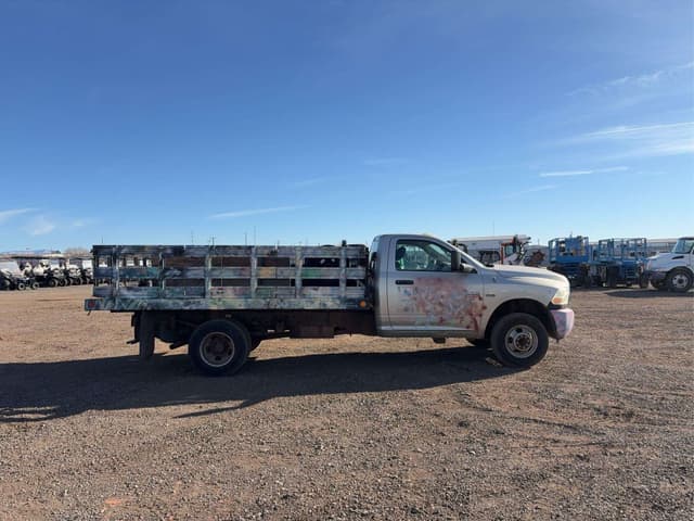 Image of Dodge Ram 3500 equipment image 3