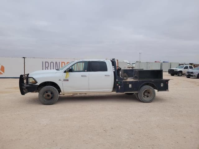 Image of Dodge Ram 3500 equipment image 2