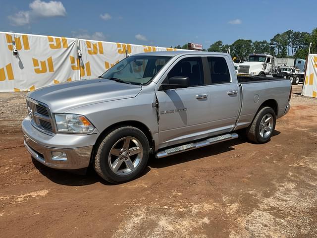 Image of Dodge Ram 1500 equipment image 3