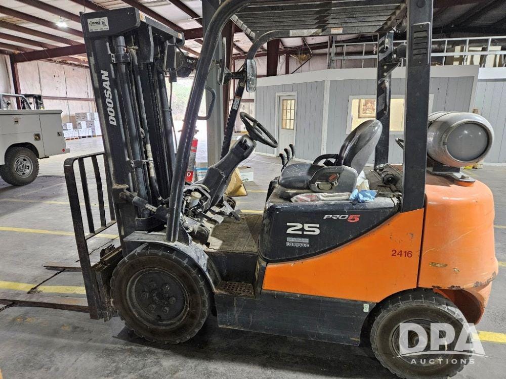 Main image  Doosan G25P-5