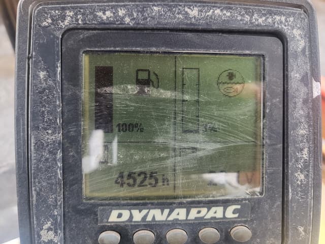 Image of DYNAPAC CC384HF equipment image 4