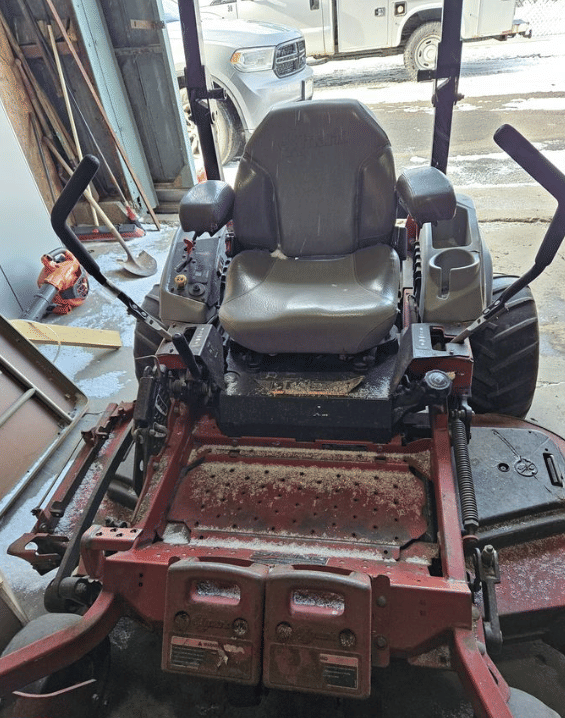 2011 Exmark Lazer Z60 Equipment Image0