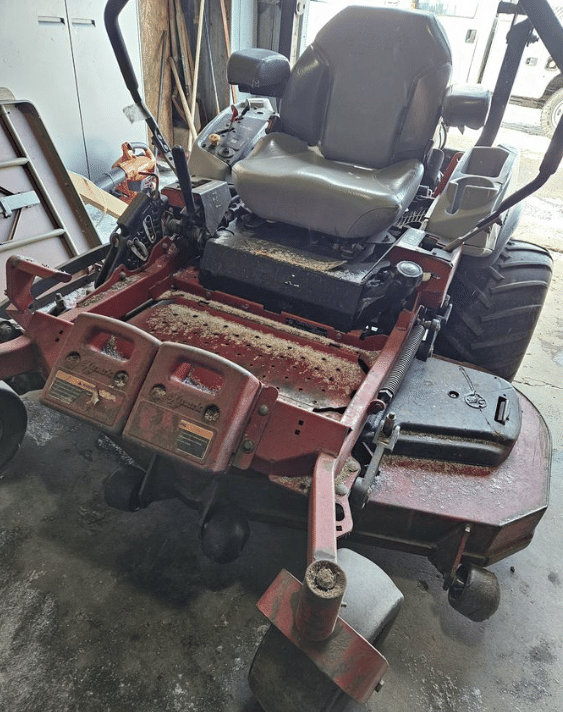 Image of Exmark Lazer Z60 equipment image 1