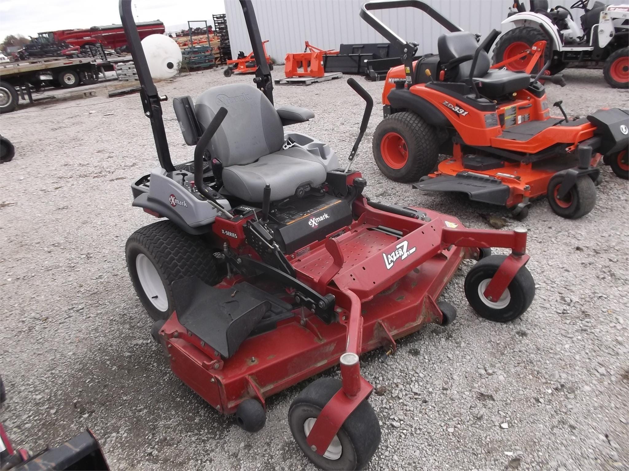 2011 Exmark Lazer Z Equipment Image0