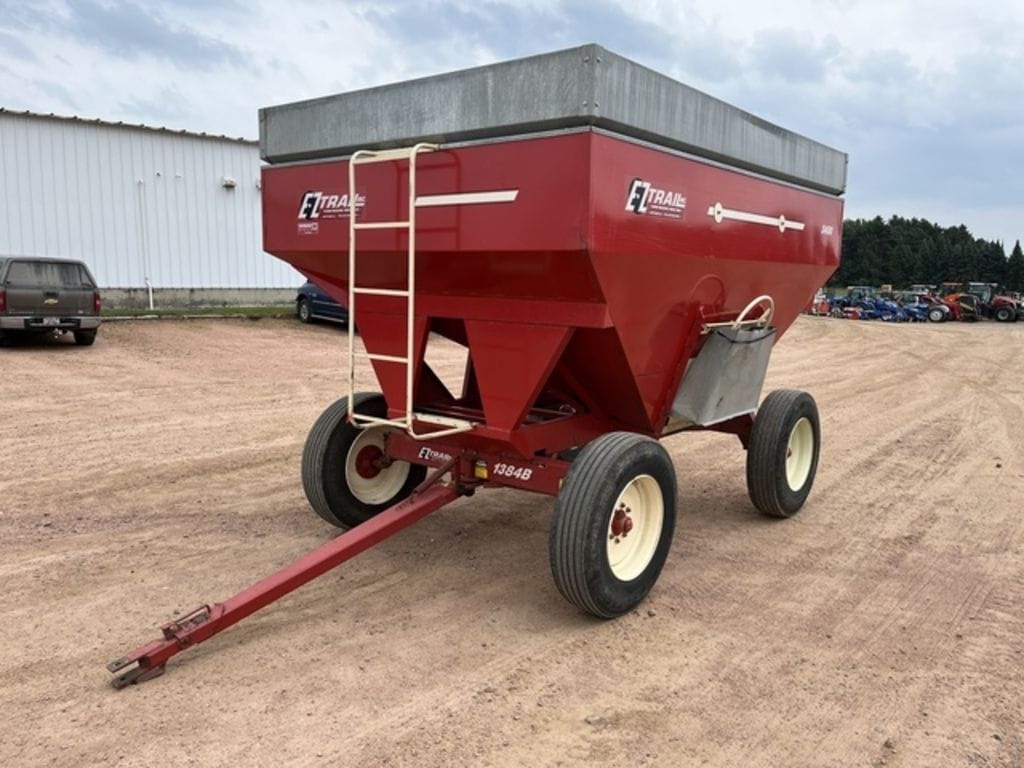 2011 E-Z Trail 3400 Equipment Image0