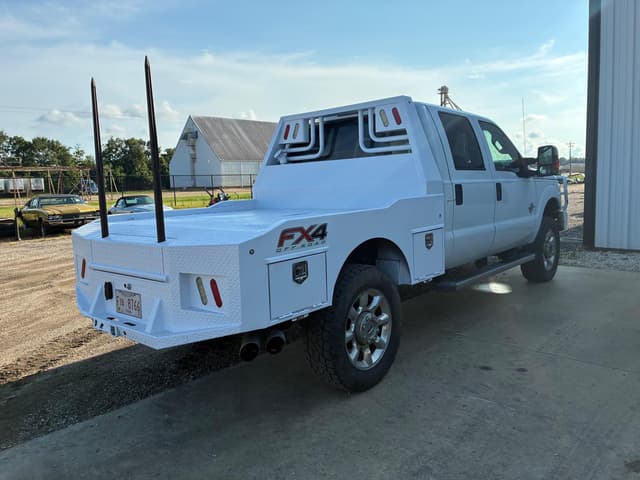 Image of Ford F-350 equipment image 2