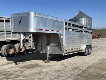 Main image Featherlite 8117