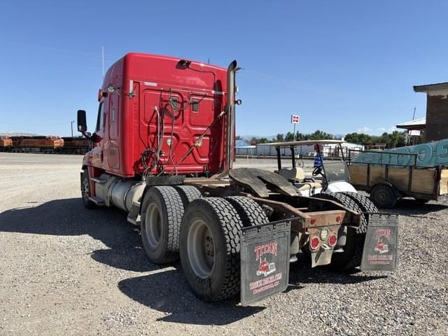 Image of Freightliner Cascadia equipment image 2